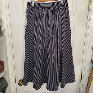 New Day NWOT navy striped Aline skirt size Mediu